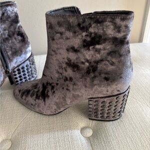 Kendall & Kylie Velvet Ankle Boots in Gray